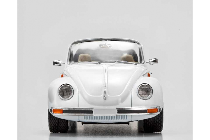Model Kit auto 3709 - VW1303S Beetle Cabriolet (1:24)