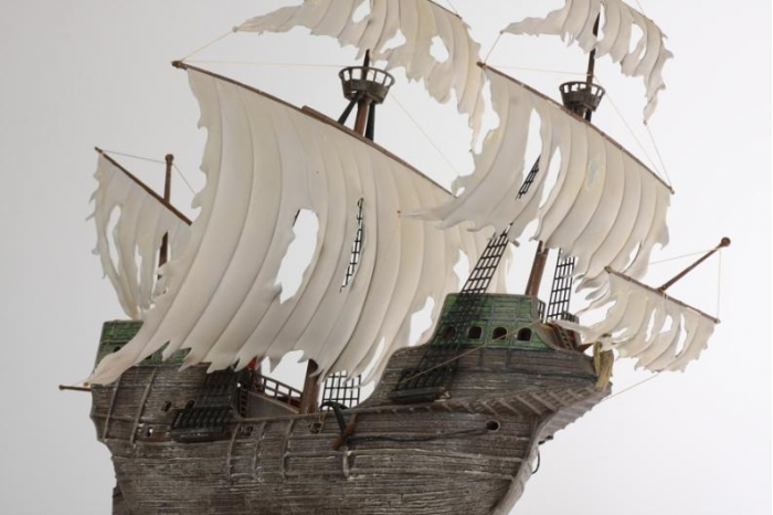 Model Kit loď 9042 - Flying Dutchman (Ghost Ship) (1:100)