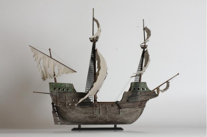 Model Kit loď 9042 - Flying Dutchman (Ghost Ship) (1:100)