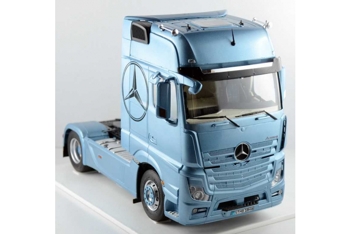 Model Kit truck 3905 - Mercedes Benz Actros MP4 Gigaspace (1:24)