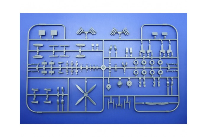 Spitfire Mk. IXc skorá verzia (1:48) - 8282