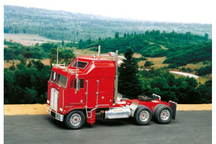 ModelSet auto 67671 -  Kenworth Aerodyne (1:32)