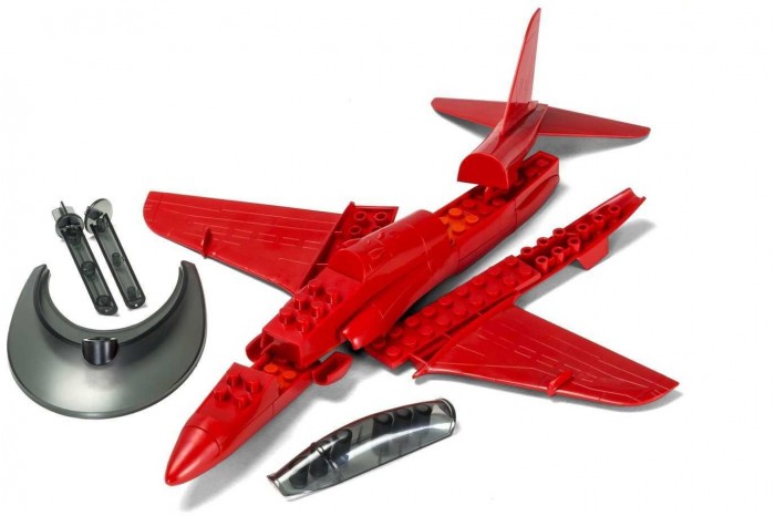 Quick Build letadlo J6018 - RAF Red Arrows Hawk