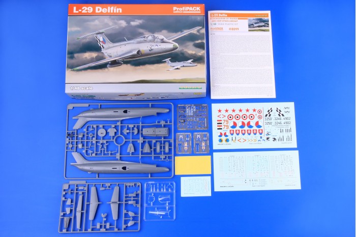 L-29 Delfín (1:48) - 8099