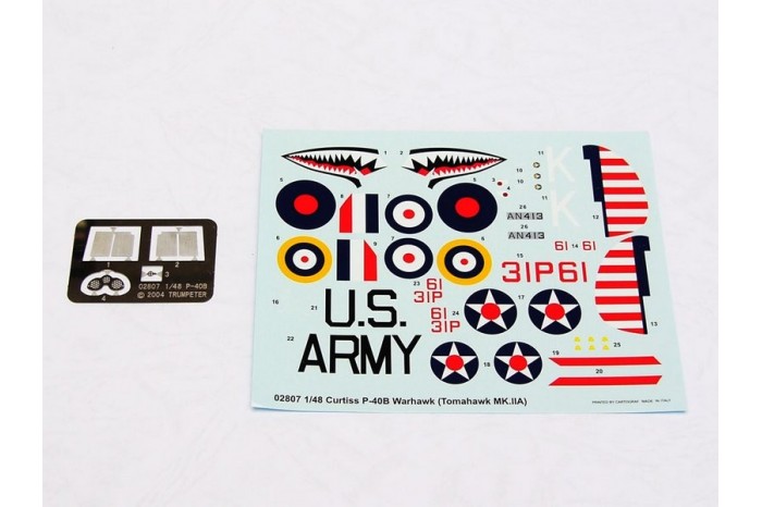 Curtiss P-40B Warhawk (Tomahawk MKIIA) (1:48) - 02807