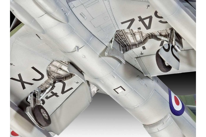 Plastic ModelKit letadlo 03908 - 100 Years RAF: Hawker Hunter FGA.9 (1:72)