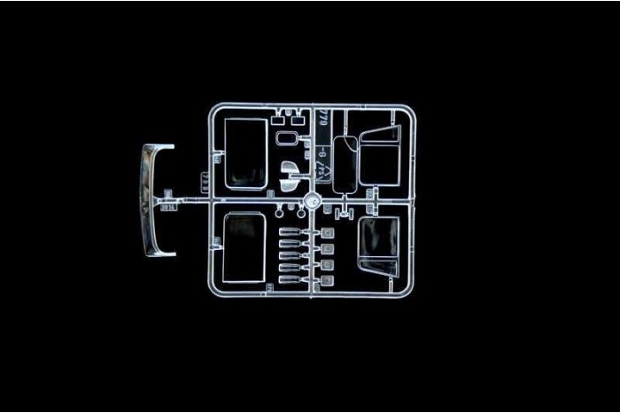 Model Kit truck 3925 - FREIGHTLINER FLD 120 SPECIAL (1:24)