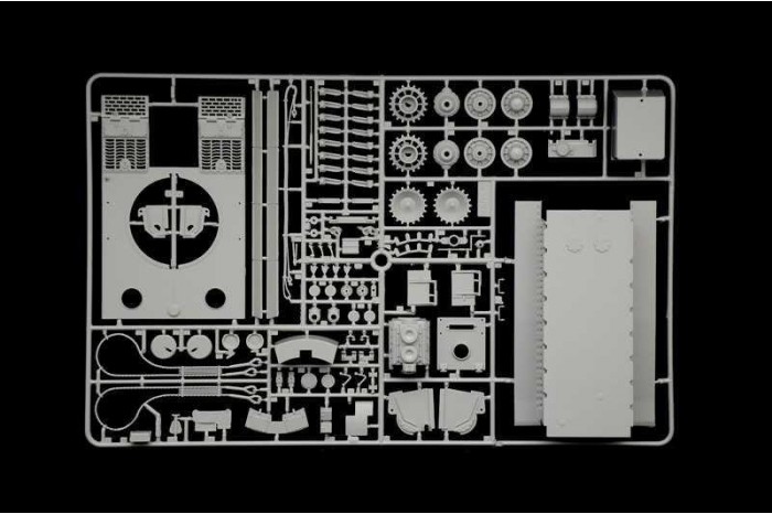 Model Kit tank 6557 - PzKpfw VI Tiger Ausf.E Early Prod. (1:35)