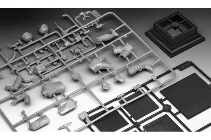 Plastic ModelKit figurka 02805 - SWAT Officer (1:16)
