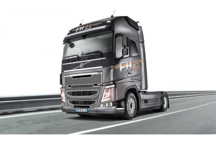 Model Kit truck 3940 - VOLVO FH4 GLOBETROTTER XL (1:24)
