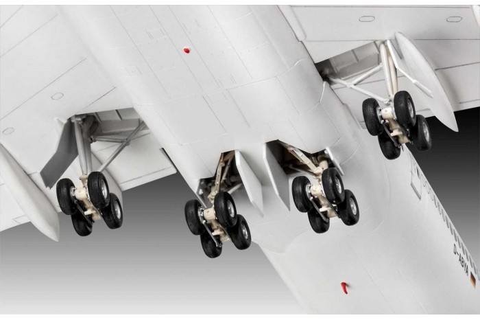 Plastic ModelKit letadlo 03891 - Boeing 747-8 Lufthansa "New Livery" (1:144)