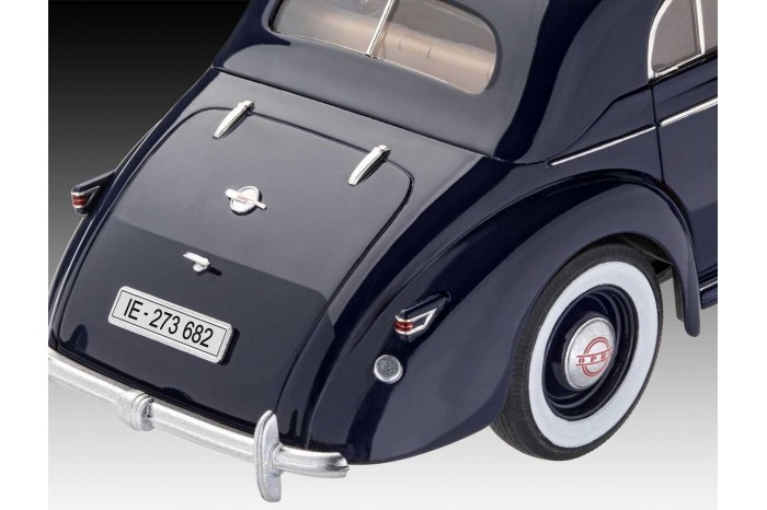 Plastic ModelKit auto 07042 - Luxury Class Car Admiral Saloon (1:24)