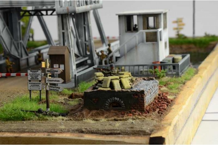 Model Kit diorama 6194 - Pegasus Bridge Airborne Assault (1:72)