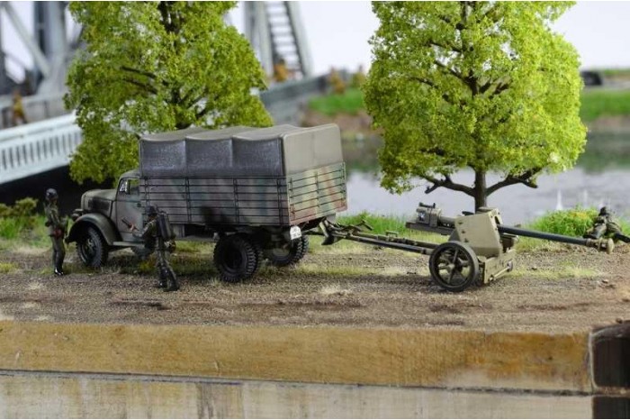 Model Kit diorama 6194 - Pegasus Bridge Airborne Assault (1:72)