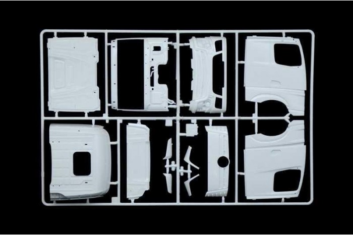 Model Kit truck 3935 - Mercedes-Benz ACTROS MP4 Giga Space (1:24)