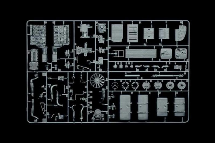 Model Kit truck 3935 - Mercedes-Benz ACTROS MP4 Giga Space (1:24)