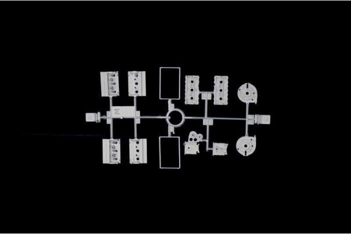 Model Kit auto 4707 - RENAULT RE 20 Turbo (1:12)