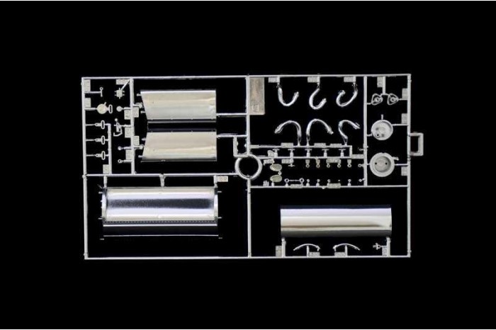 Model Kit auto 4707 - RENAULT RE 20 Turbo (1:12)