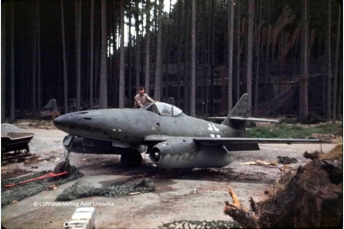 Plastic ModelKit letadlo 03875 - Me262 A-1 Jetfighter (1:32)