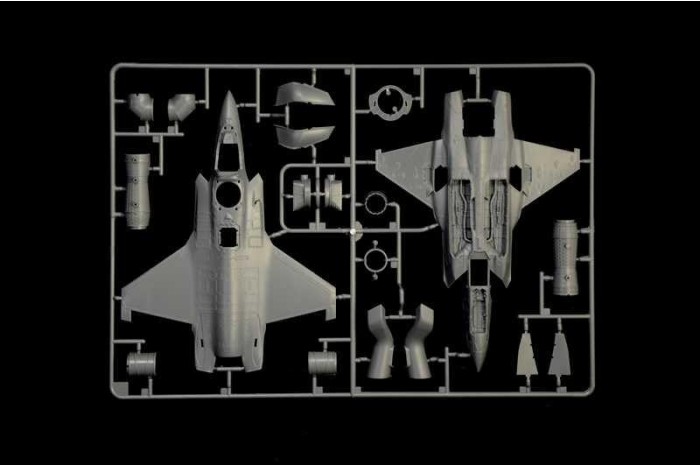 Model Kit letadlo 1425 - F-35 B Lightning II STOVL version (1:72)