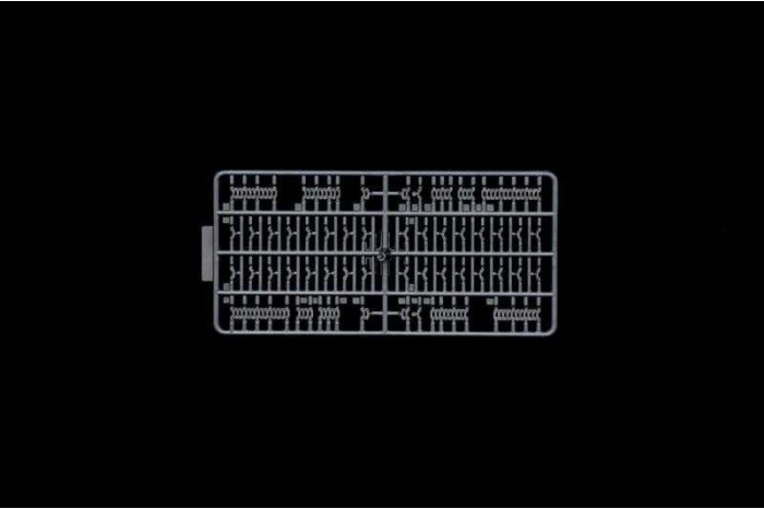 Model Kit military 7077 - Sd.Kfz. 251/8 Ambulance (1:72)