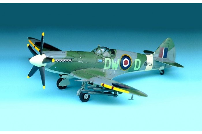 Model Kit letadlo 12484 - SPITFIREMK MK.XIVC (1:72)