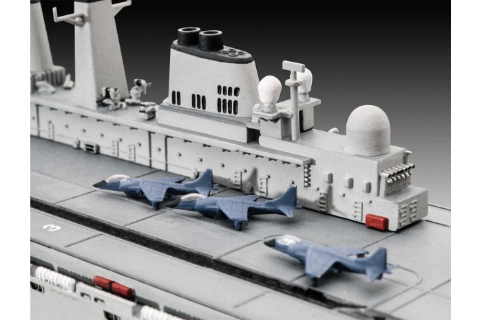 ModelSet loď 65172 - HMS Invincible (Falkland War) (1:700)