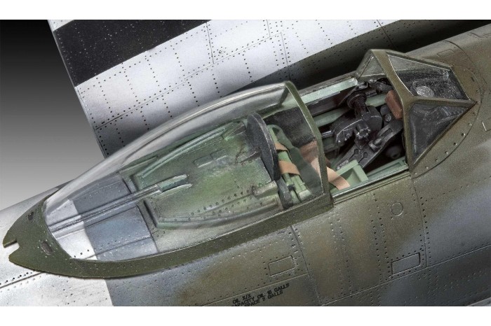 Plastic ModelKit letadlo 03851 - Hawker Tempest V (1:32)