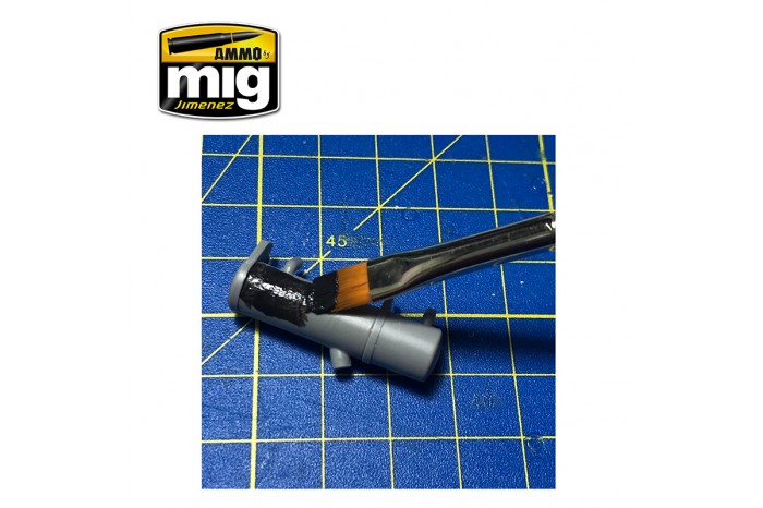 Protiskluzový nátěr  (ANTI-SLIP PASTE - BLACK COLOR FOR 1:72 & 1:48) - 2034