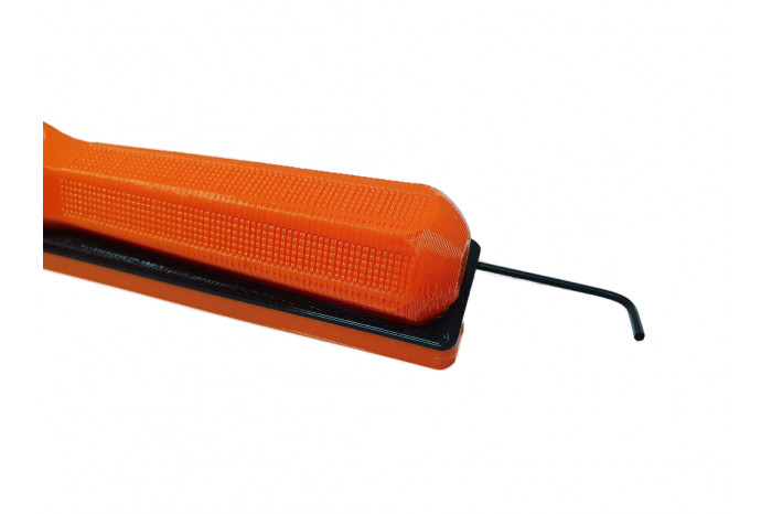 Žiletkova pilka so základňou - 007