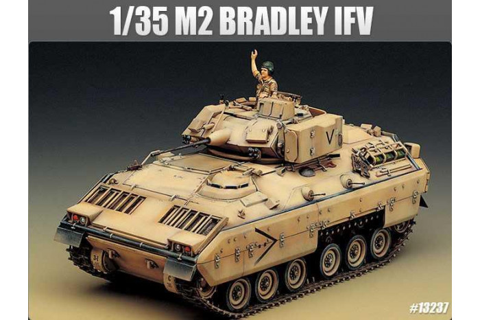 M2 BRADLEY IFV (1:35) - 13237