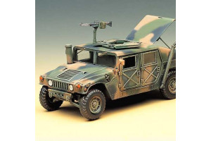 M-1025 ARMORED CARRIER (1:35) - 13241