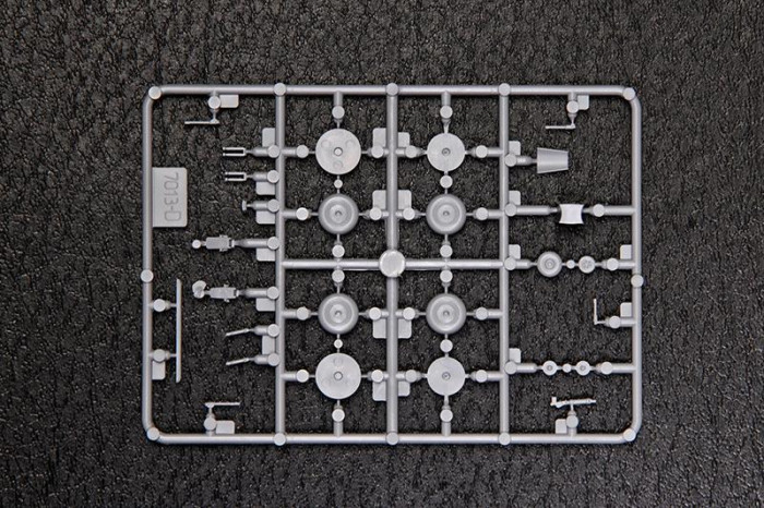 Model Kit letadlo 7013 - Ilyushin IL-62M (1:144)