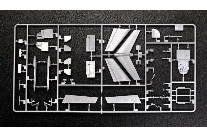 Model Kit letadlo 7013 - Ilyushin IL-62M (1:144)