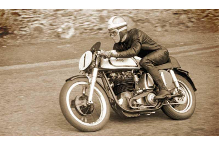 Model Kit motorka 4602 - NORTON MANX 500cc 1951 (1:9)