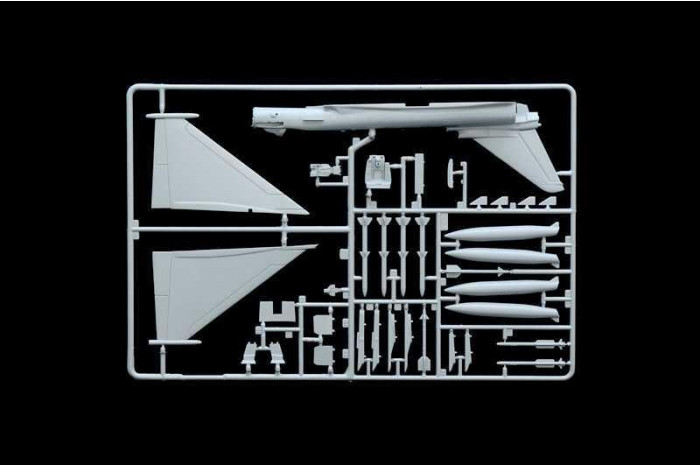 Model Kit letadlo 1457 - Eurofighter Typhoon EF-2000 "In R.A.F. Service" (1:72)