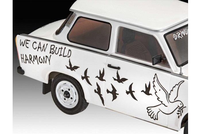 Plastic ModelKit auto 07713 - Trabant 601S "Builder's Choice" (1:24)