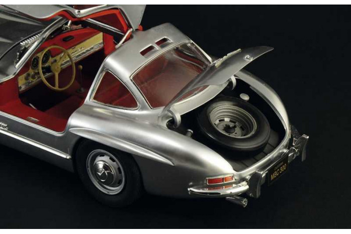Model Kit auto 3612 - Mercedes-Benz 300 SL Gullwing (1:16)