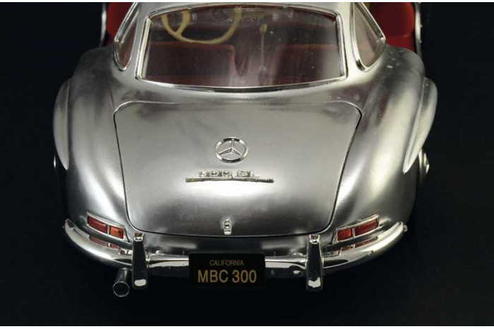 Model Kit auto 3612 - Mercedes-Benz 300 SL Gullwing (1:16)