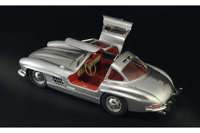 Model Kit auto 3612 - Mercedes-Benz 300 SL Gullwing (1:16)