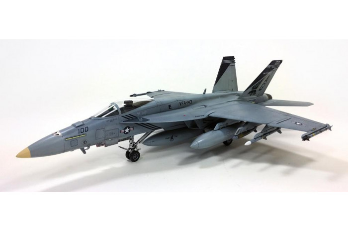 Model Kit letadlo 12547 - USN F/A-18E VFA-143 "PUKIN DOGS" (1:72)