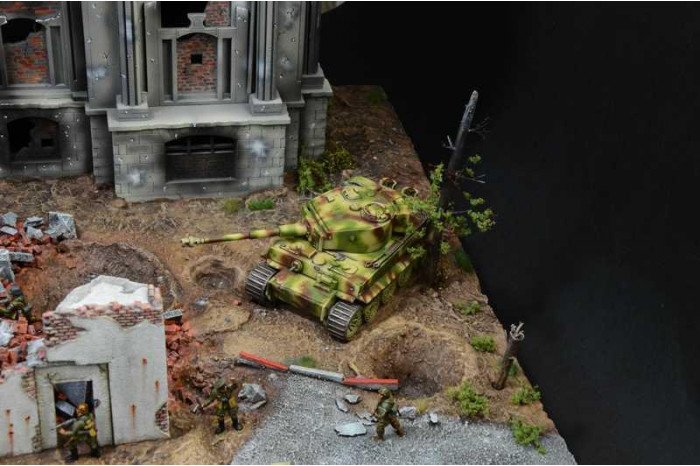 Model Kit diorama 6195 - Berlin 1945: Battle for the Reichstag (1:72)