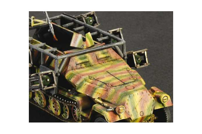 Model Kit tank 7080 - Sd. Kfz. 251/1 Wurfrahmen Stuka zu Fuss (1:72)
