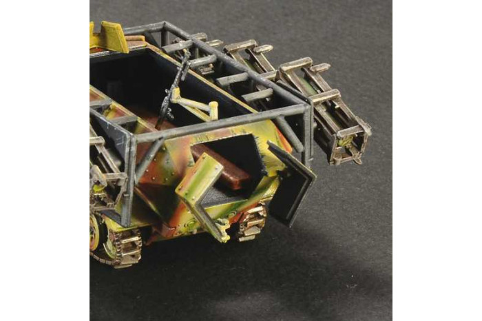 Model Kit tank 7080 - Sd. Kfz. 251/1 Wurfrahmen Stuka zu Fuss (1:72)