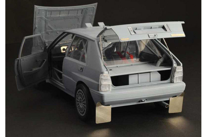 Model Kit auto 4709 - Lancia Delta HF Integrale (1:12)