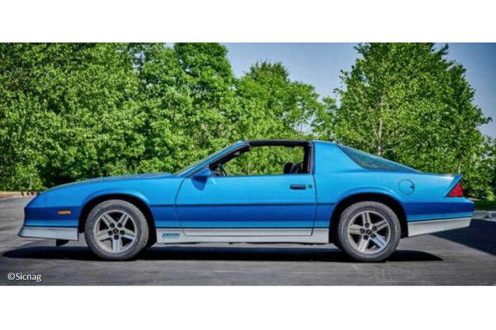 Plastic ModelKit MONOGRAM auto 4540 - 1985 Chevy Camaro Z28 (1:24)