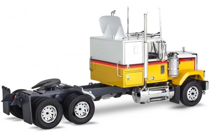 Plastic ModelKit MONOGRAM truck 7471 - Chevy Bison Semi Truck (1:32)