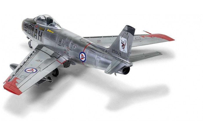 Classic Kit letadlo A08110 - North American F-86F-40 Sabre (1:48)
