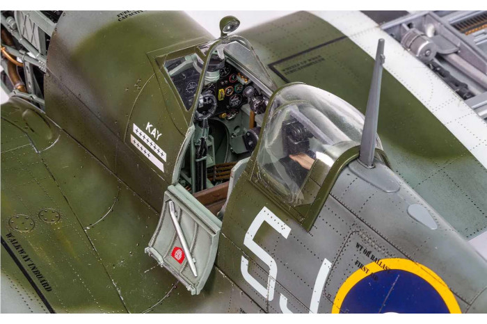 Classic Kit letadlo A17001 - Supermarine Spitfire Mk.Ixc (1:24)