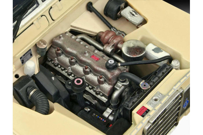 Plastic ModelKit auto 07056 - Land Rover Series III LWB (commercial) (1:24)